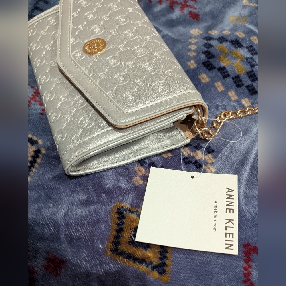 Anne Klein Silver Crossbody Bag with Elegant Design - Picture 2 of 6